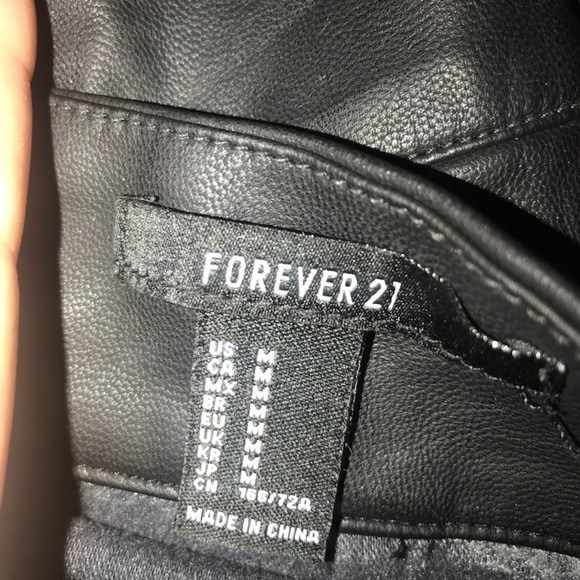 FOREVER 21 faux leather skirt - Picture 4 of 4